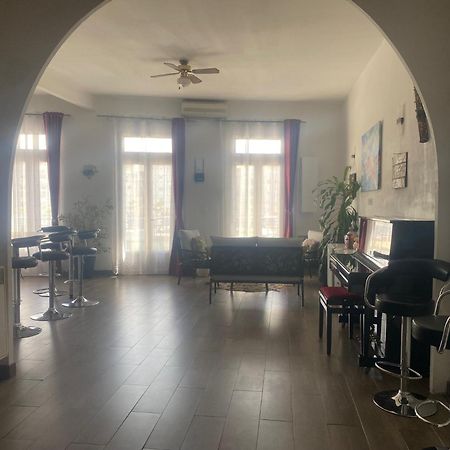 Location saisonnière d'un appartement à Sète Esterno foto