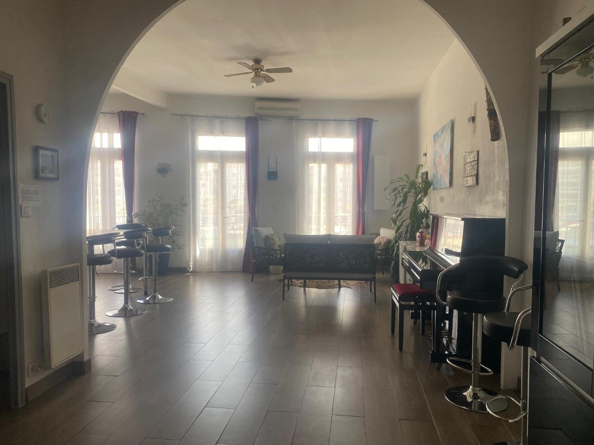 Location saisonnière d'un appartement à Sète Esterno foto
